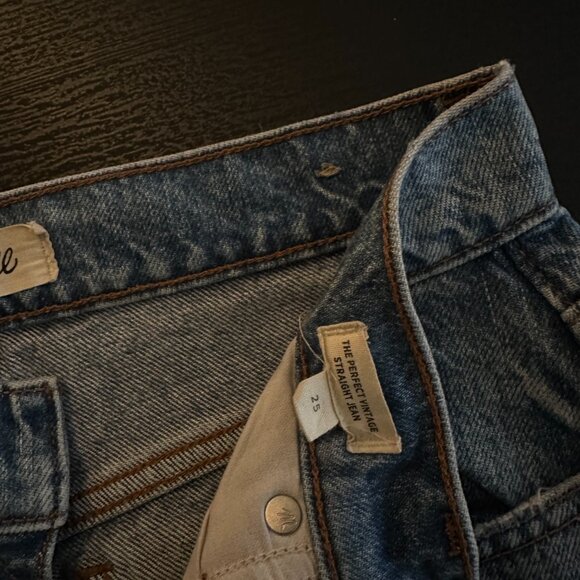 Madewell Perfect Vintage Straight Jeans – Size 25 | Medium Wash | High Rise - Picture 7 of 7